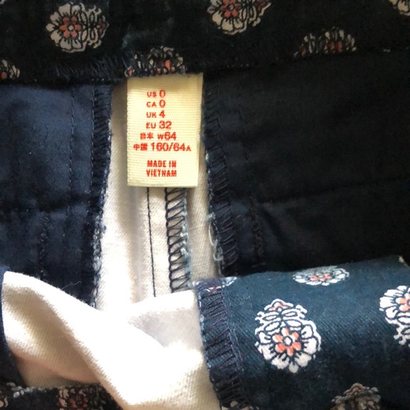 Printed Shorts - Picture 2 of 3